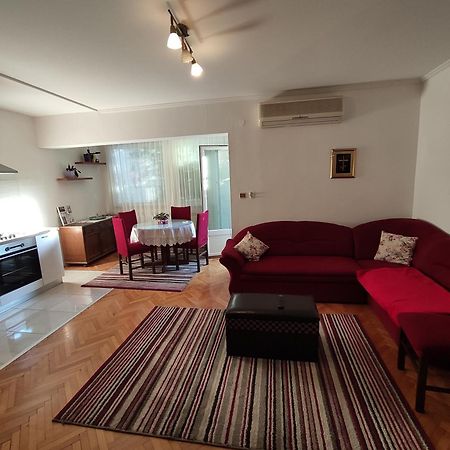 Apartments Jadranka Макарська Екстер'єр фото