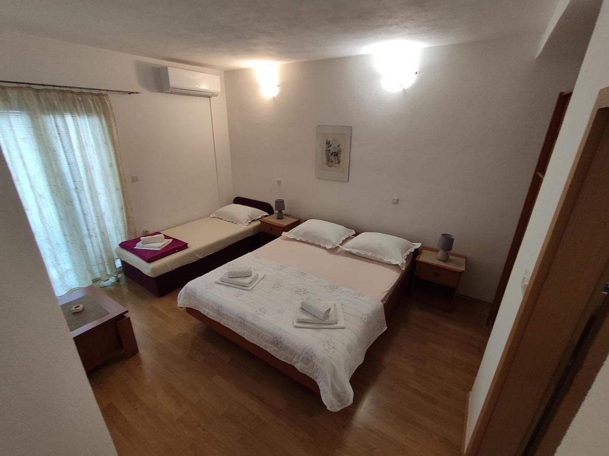 Apartments Jadranka Макарська Екстер'єр фото