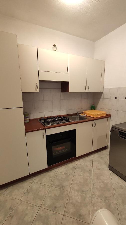 Apartments Jadranka Макарська Екстер'єр фото
