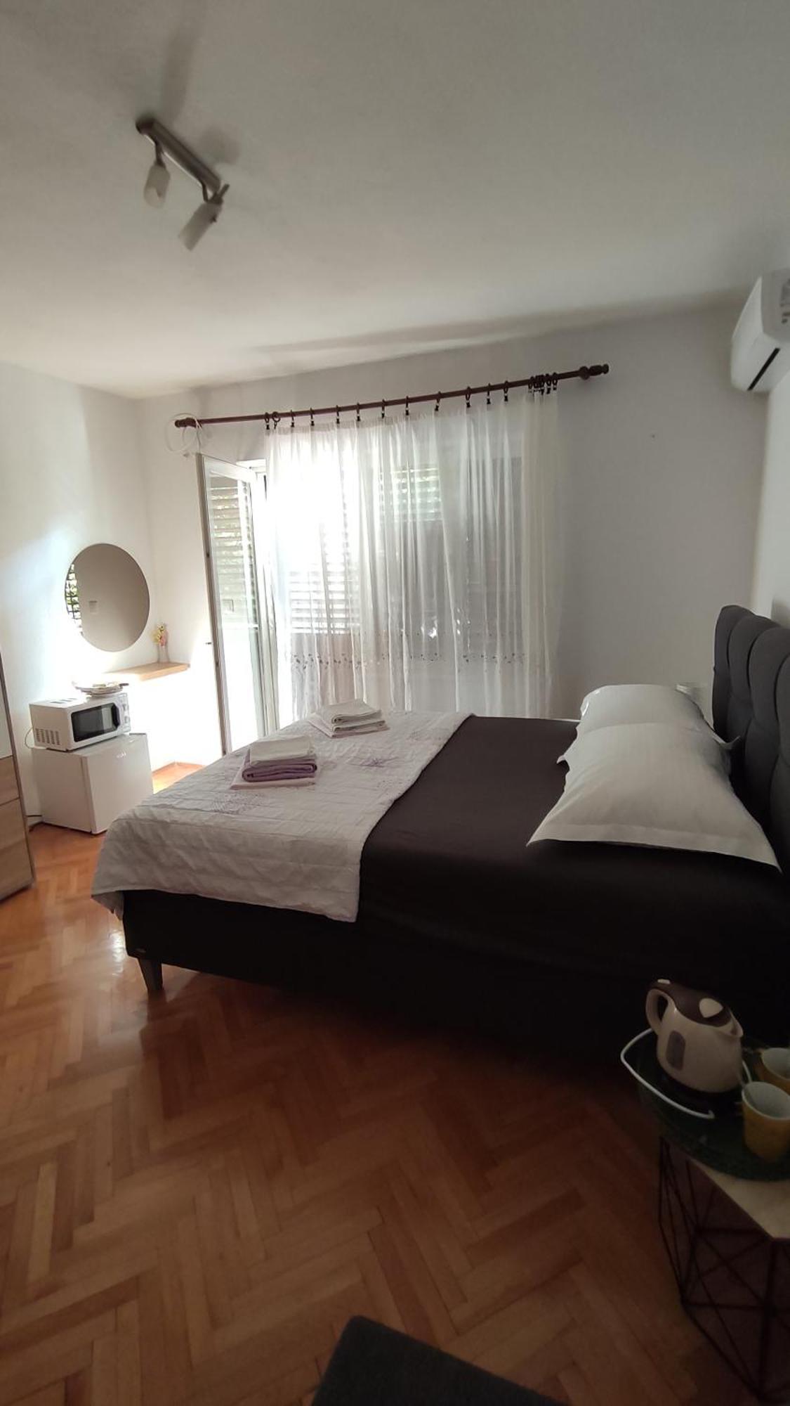 Apartments Jadranka Макарська Екстер'єр фото