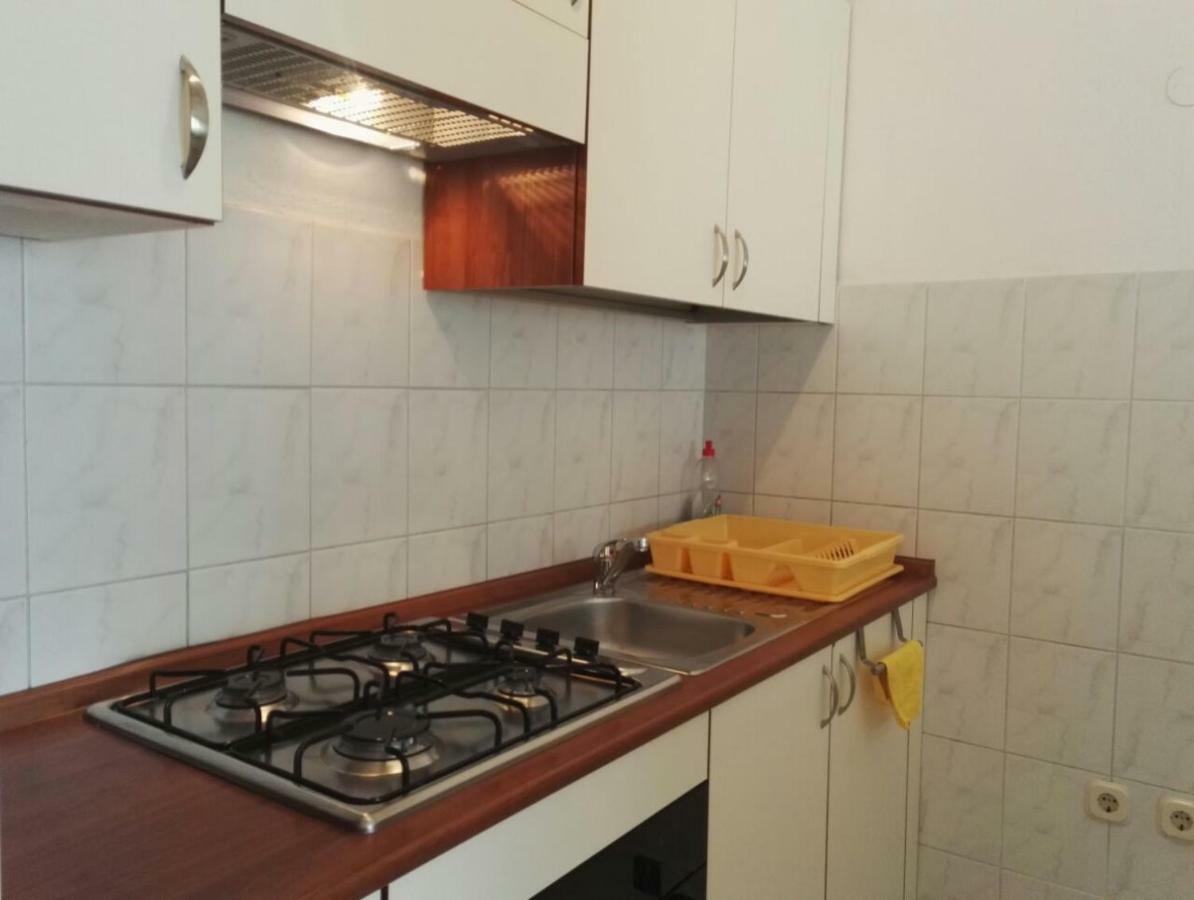 Apartments Jadranka Макарська Екстер'єр фото
